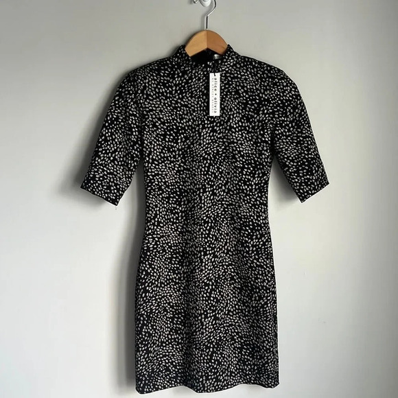 NEW Alice + Olivia Inka Strong-Shoulder Mockneck Dress - Picture 2 of 15